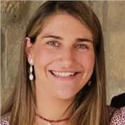 Pedagoga y Profesora de Educación Primaria con mención en atención a la diversidad, con un largo recorrido en educación.